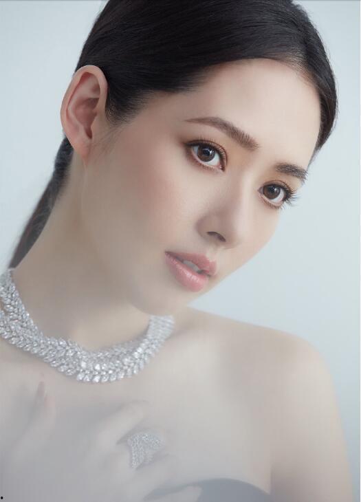 爆料最新郭碧婷照片,优雅气质尽显!